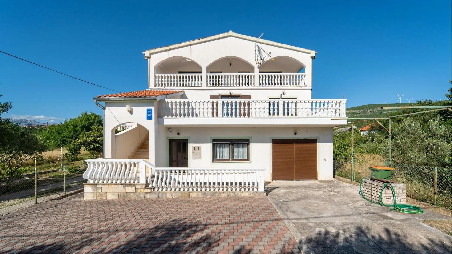 Stunning Apartment In Krusevo With House Sea View